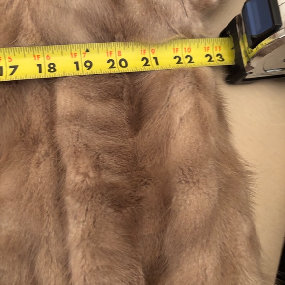Natural real mink coat chest is approximately 45” - Picture 3 of 12